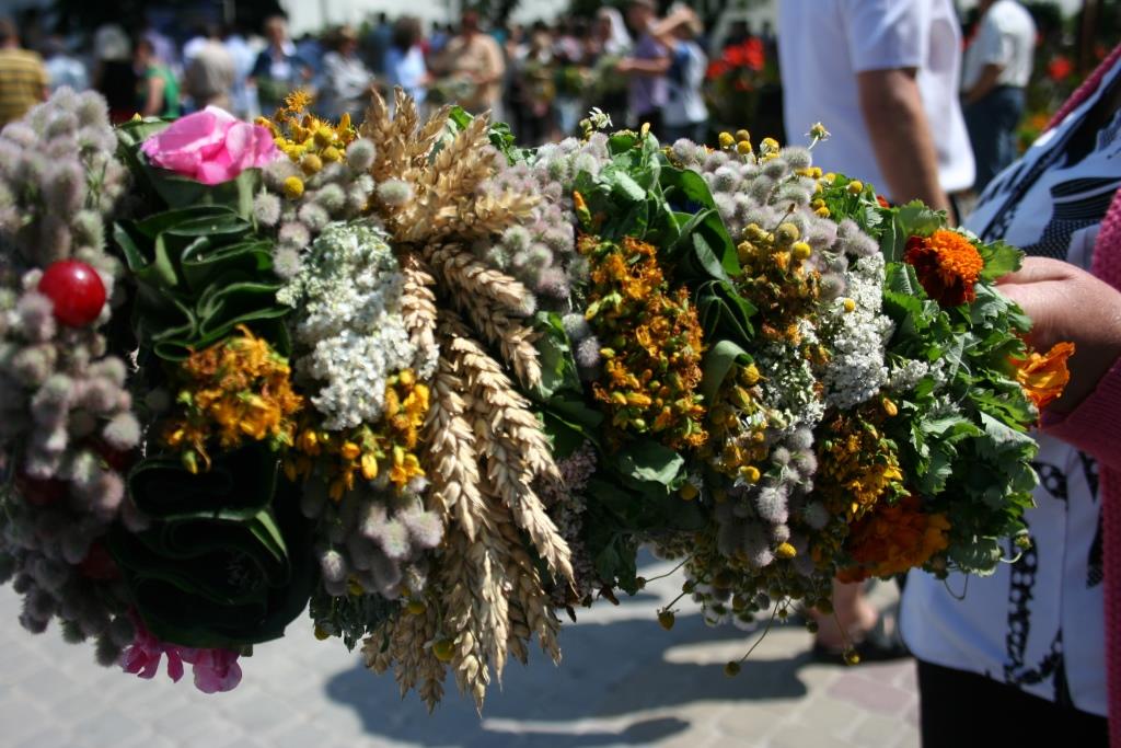 Цілющі трави освячених віночків: свято Пресвятої Євхаристії