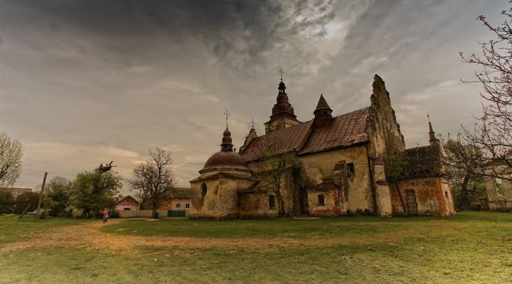 15 унікальних архітектурних пам’яток України, які ще можна врятувати