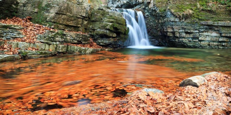 Унікальні куточки України: Манявський водоспад