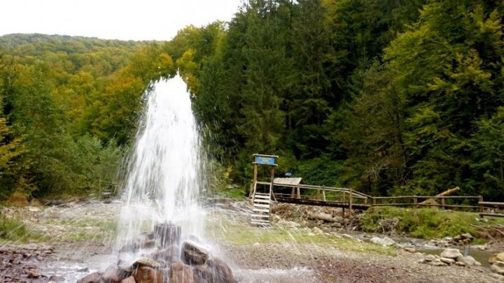 На Закарпатті діє унікальний лікувальний фонтан