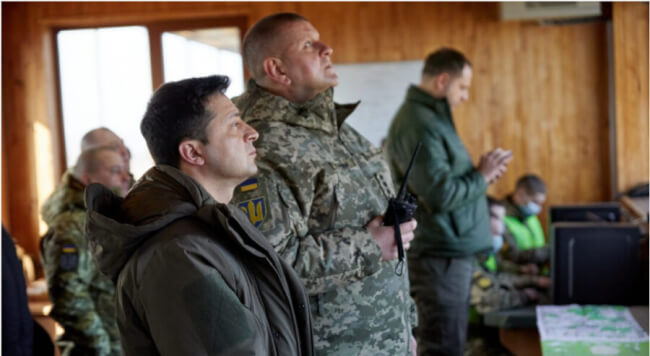 Стало відомо, що Зеленський звільняє Залужного – на Банковій офіційно спростували інформацію